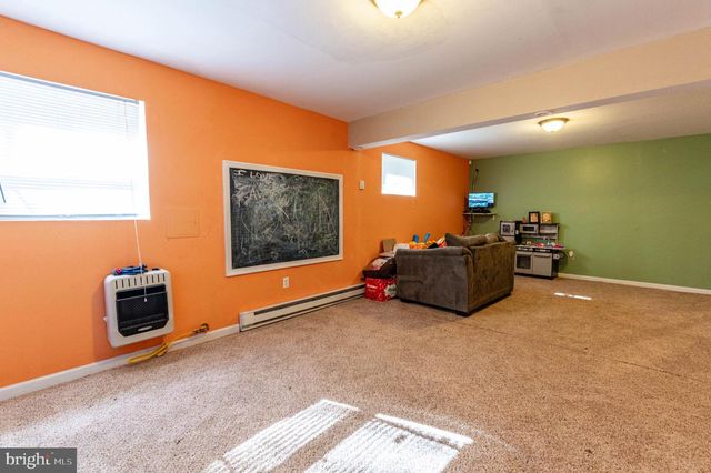 1010 ACORN LN, East Stroudsburg, PA 18302