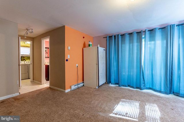 1010 ACORN LN, East Stroudsburg, PA 18302