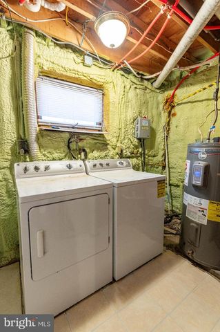 1010 ACORN LN, East Stroudsburg, PA 18302