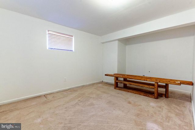 1010 ACORN LN, East Stroudsburg, PA 18302