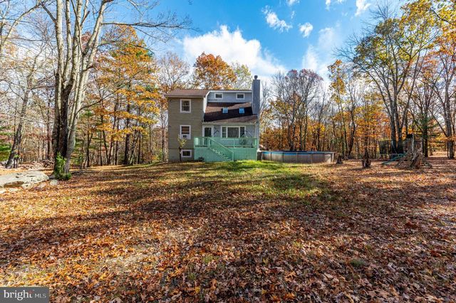 1010 ACORN LN, East Stroudsburg, PA 18302