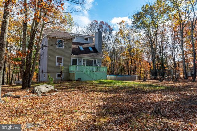 1010 ACORN LN, East Stroudsburg, PA 18302