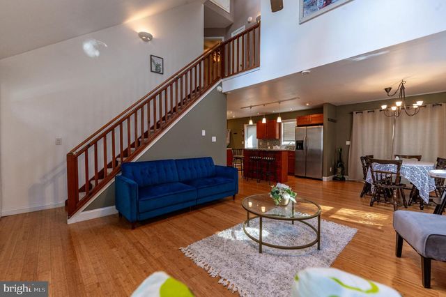 1010 ACORN LN, East Stroudsburg, PA 18302