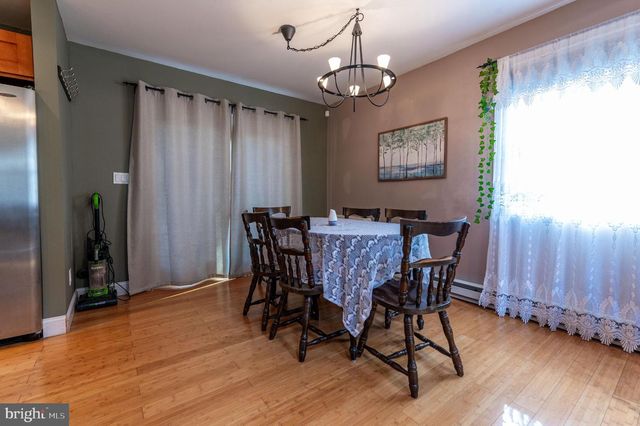 1010 ACORN LN, East Stroudsburg, PA 18302