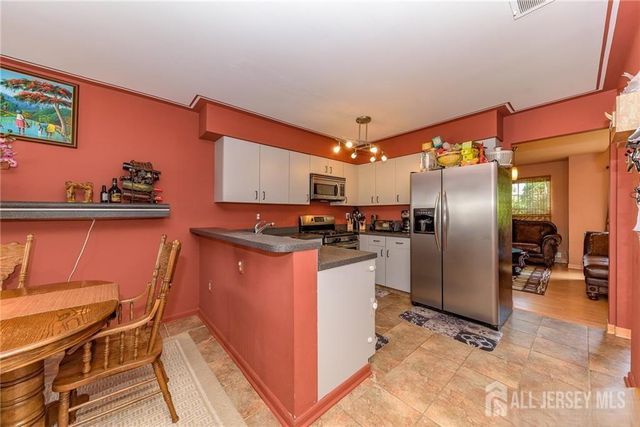 93 Jill Court, South Brunswick, NJ 08852