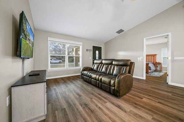 37402 CHICAGO AVENUE, Umatilla, FL 32784