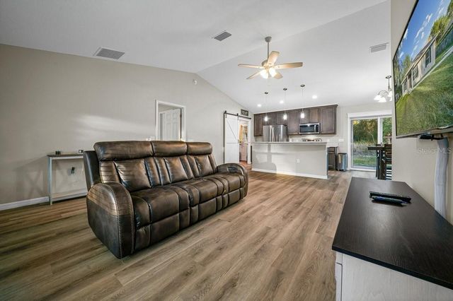 37402 CHICAGO AVENUE, Umatilla, FL 32784