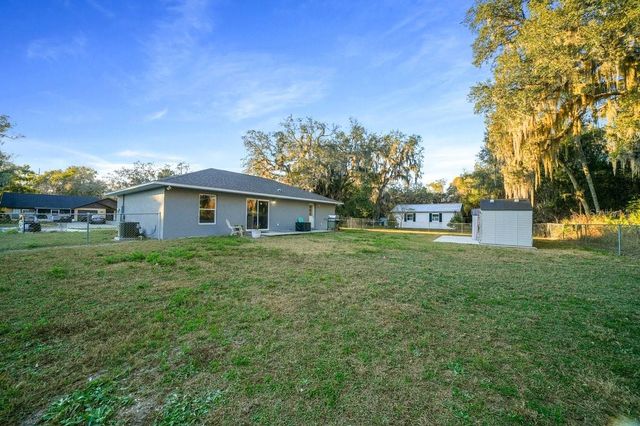 37402 CHICAGO AVENUE, Umatilla, FL 32784