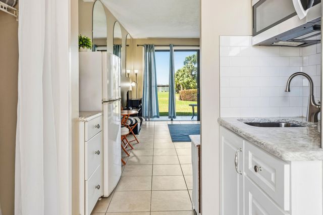 214 SW Miracle Strip Parkway A102, Fort Walton Beach, FL 32548