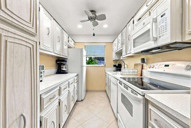 415 High Point Boulevard B, Delray Beach, FL 33445