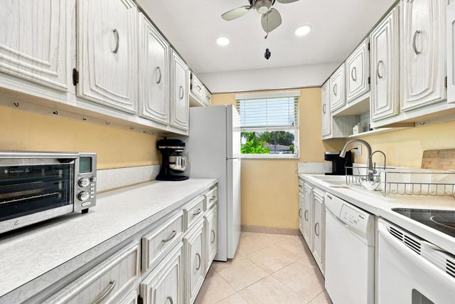 415 High Point Boulevard B, Delray Beach, FL 33445