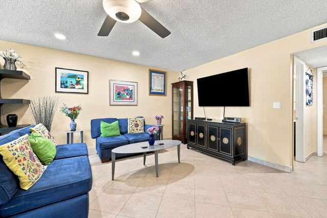 415 High Point Boulevard B, Delray Beach, FL 33445