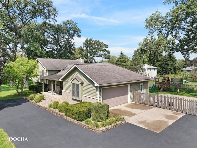 48 Glenda Lane, Plano, IL 60545