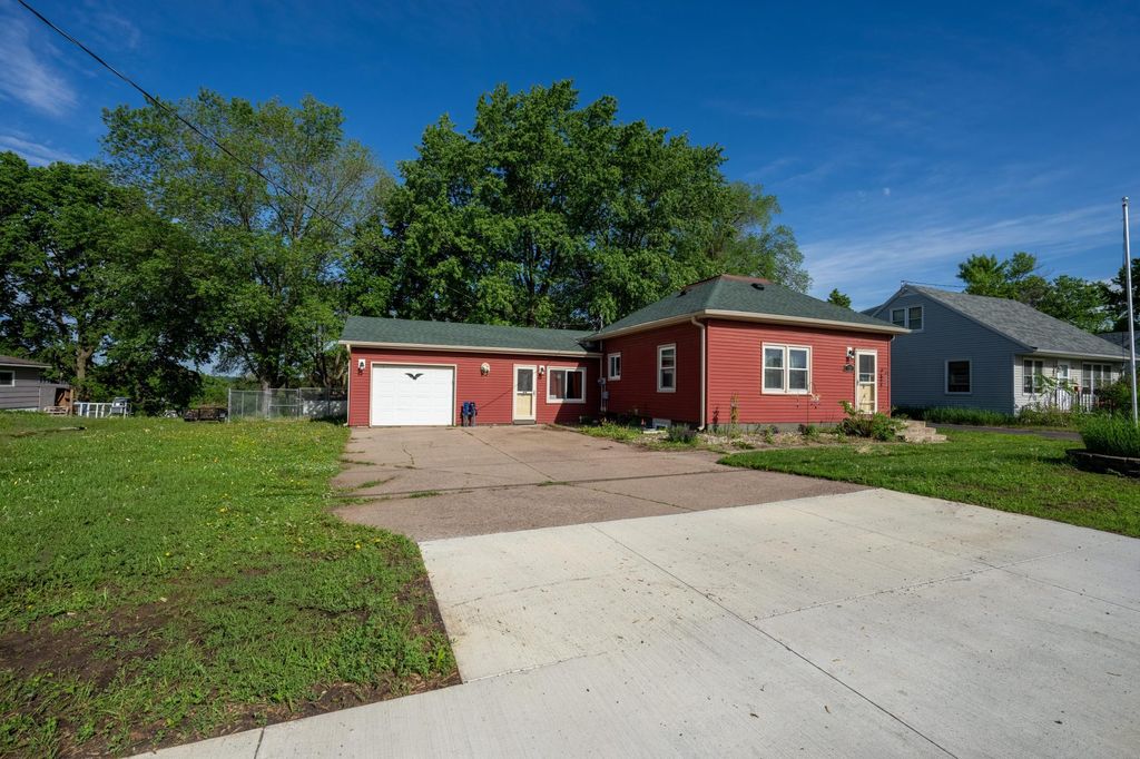 610 N 4th Street, Le Sueur, MN 56058 — exterior