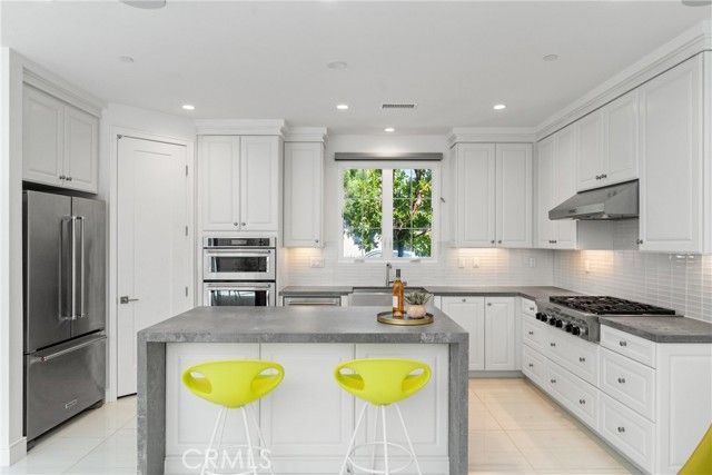 125 Toretta, Irvine, CA 92602