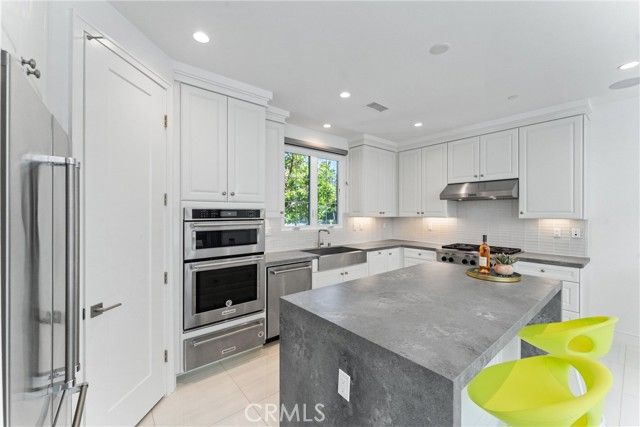 125 Toretta, Irvine, CA 92602