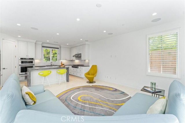 125 Toretta, Irvine, CA 92602