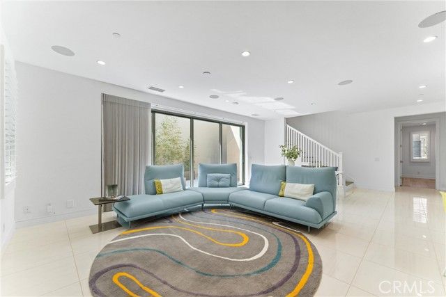 125 Toretta, Irvine, CA 92602