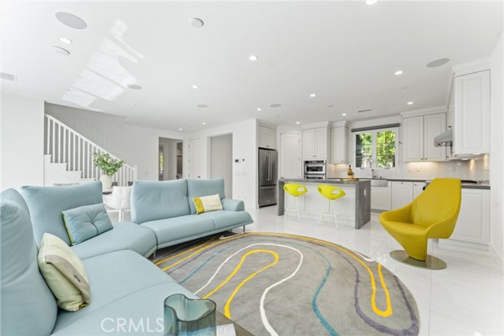 125 Toretta, Irvine, CA 92602