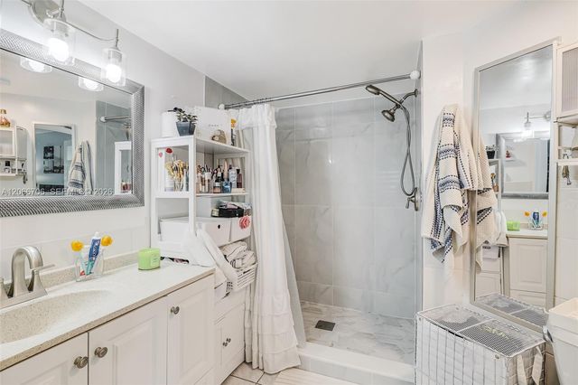 10245 NW 9th St Circle 102-9, Miami, FL 33172