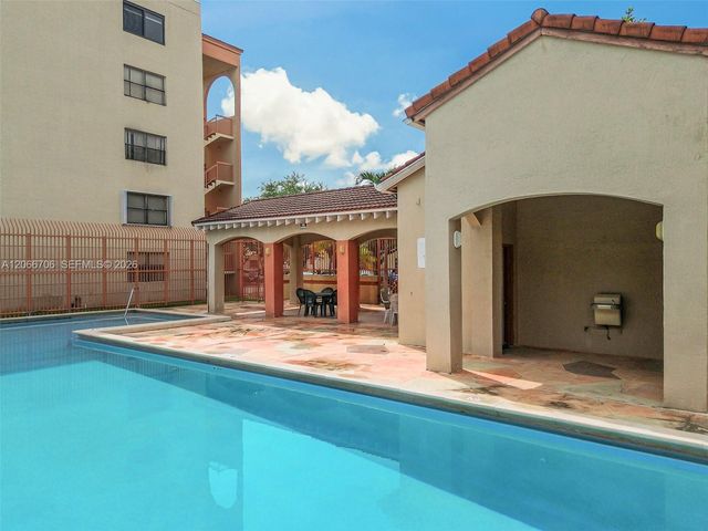 10245 NW 9th St Circle 102-9, Miami, FL 33172