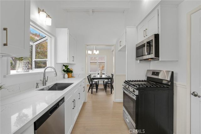2530 Mary Street, Montrose, CA 91020