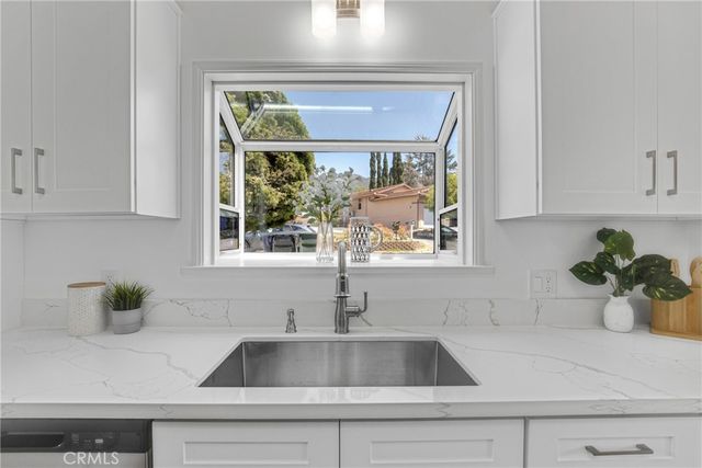 2530 Mary Street, Montrose, CA 91020
