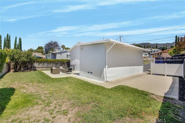 2530 Mary Street, Montrose, CA 91020