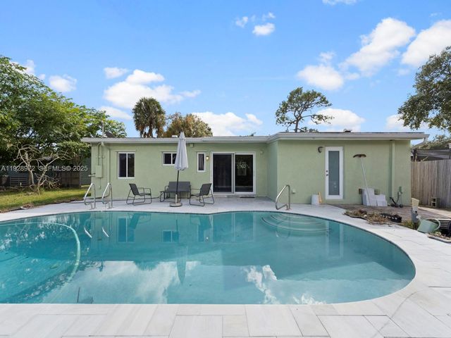 2133 SW 1st Ct, Fort Lauderdale, FL 33312