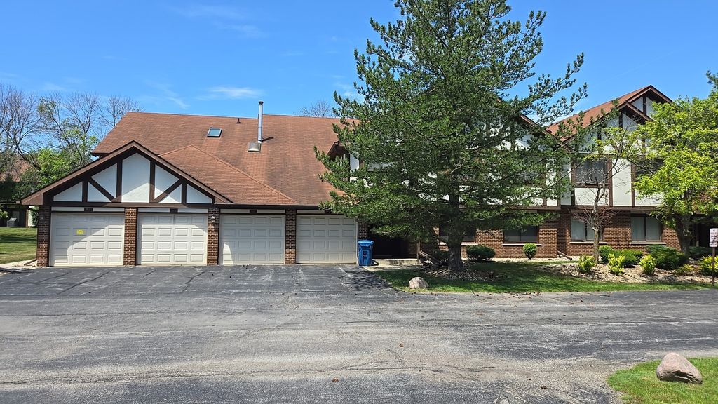 906 E Steger Road 5, Crete, IL 60417
