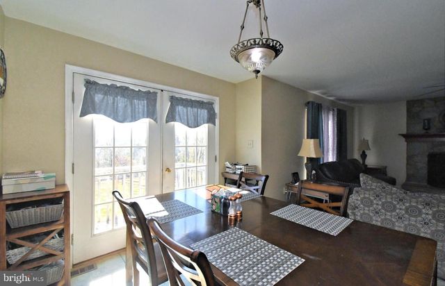 306 KINGSTON DR, Douglassville, PA 19518