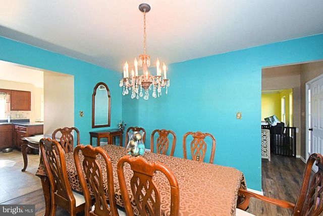 306 KINGSTON DR, Douglassville, PA 19518