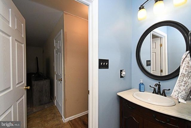 306 KINGSTON DR, Douglassville, PA 19518