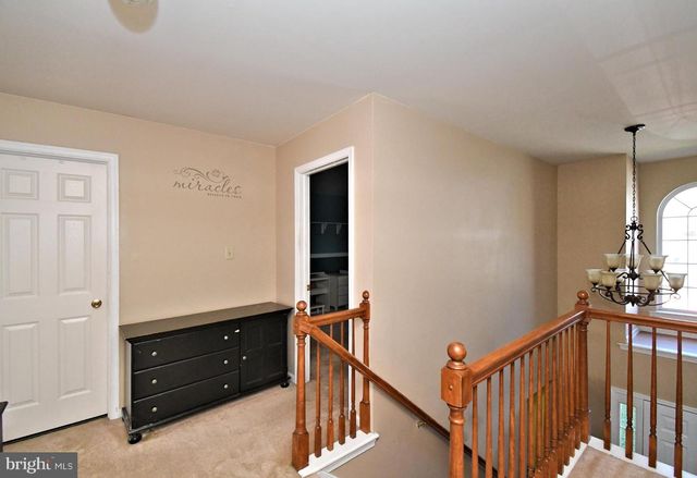 306 KINGSTON DR, Douglassville, PA 19518