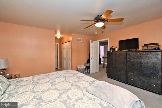 306 KINGSTON DR, Douglassville, PA 19518