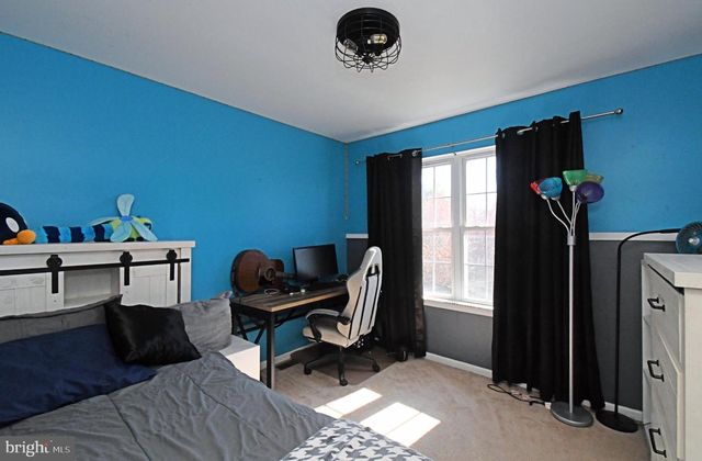 306 KINGSTON DR, Douglassville, PA 19518