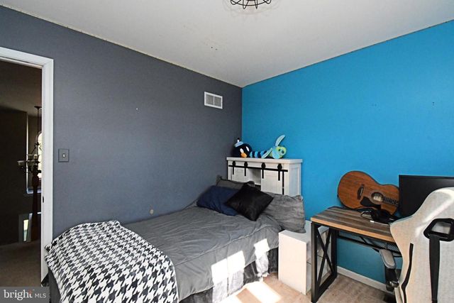 306 KINGSTON DR, Douglassville, PA 19518