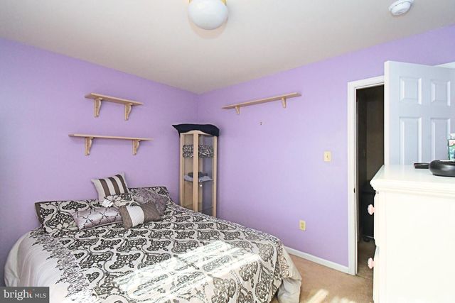 306 KINGSTON DR, Douglassville, PA 19518