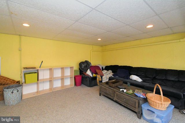 306 KINGSTON DR, Douglassville, PA 19518