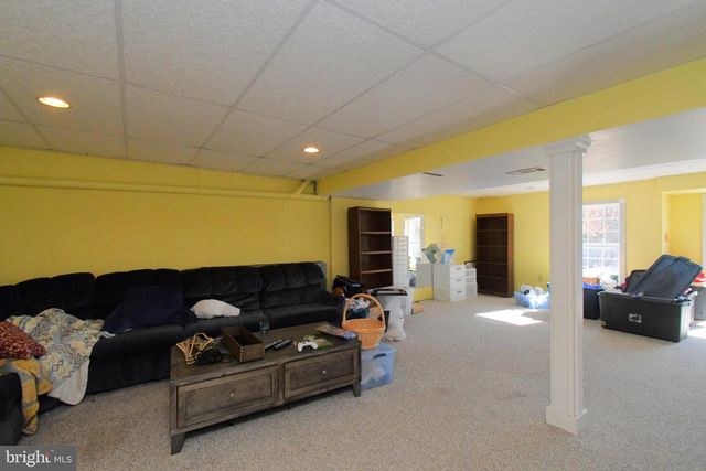 306 KINGSTON DR, Douglassville, PA 19518