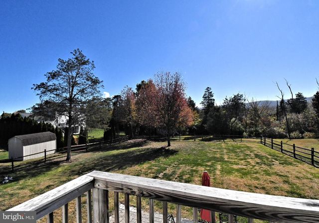 306 KINGSTON DR, Douglassville, PA 19518