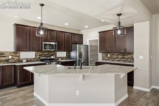 7118 Dutch Loop, Colorado Springs, CO 80925