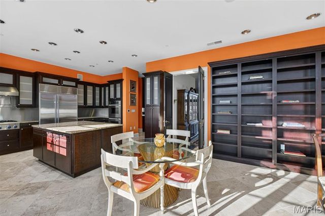 622 Forest Court 4A, Clayton, MO 63105