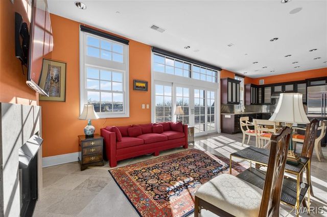 622 Forest Court 4A, Clayton, MO 63105