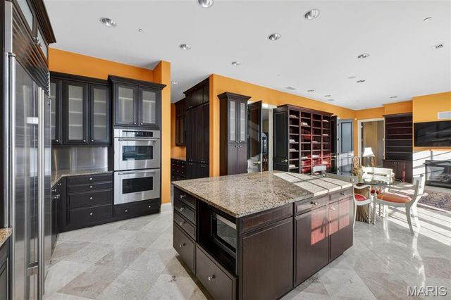 622 Forest Court 4A, Clayton, MO 63105