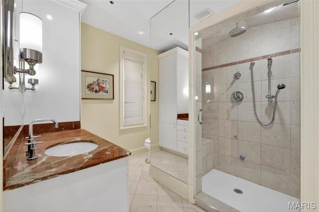 622 Forest Court 4A, Clayton, MO 63105