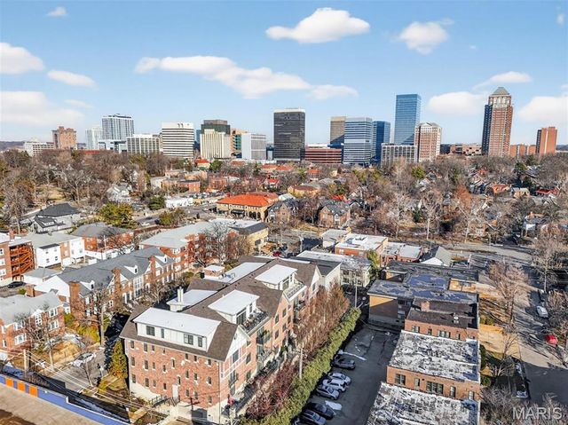 622 Forest Court 4A, Clayton, MO 63105