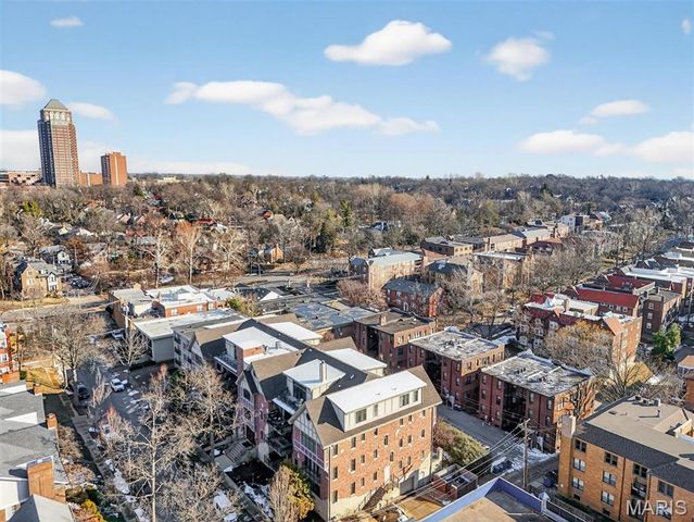 622 Forest Court 4A, Clayton, MO 63105