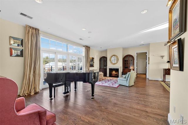 622 Forest Court 4A, Clayton, MO 63105