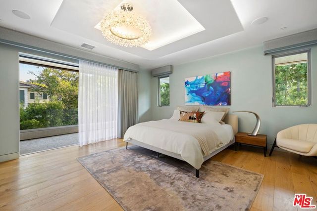 4005 Dixie Canyon Avenue, Sherman Oaks, CA 91423